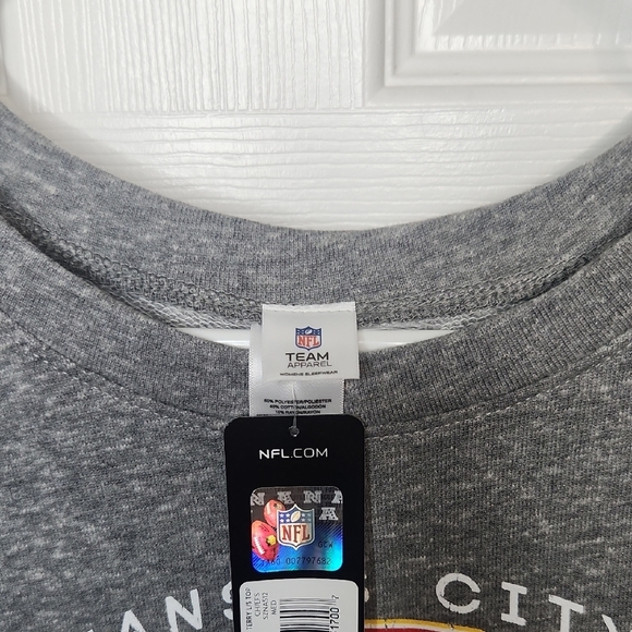 NFL Red and Gray Crew Neck Sweater - Picture 3 of 5